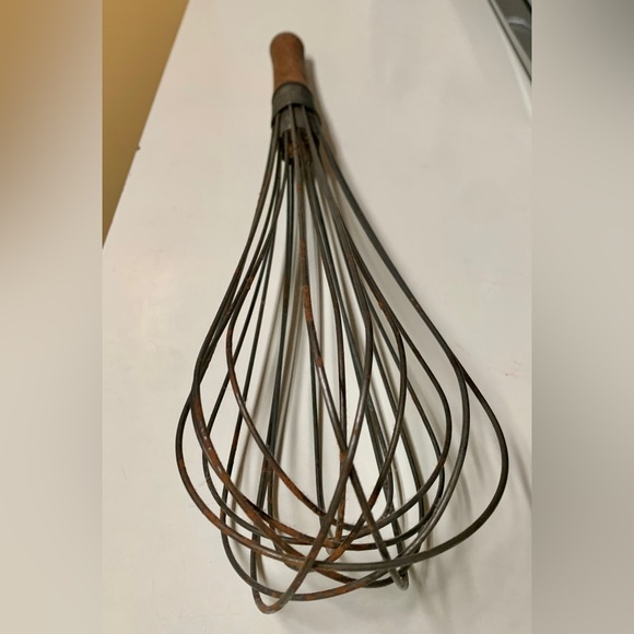 Early 20th Century Wooden Handled Double Wire Kitchen Whisk Huge - Picture 5 of 12